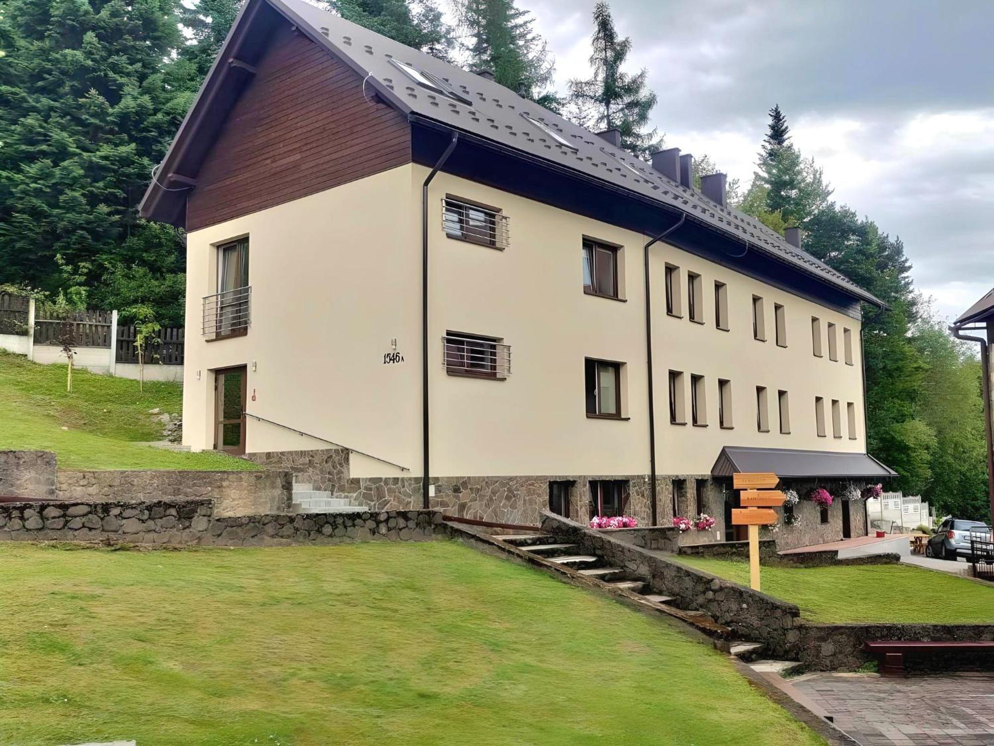 Karmelitanski Dom Goscinny Zawoja Exterior foto